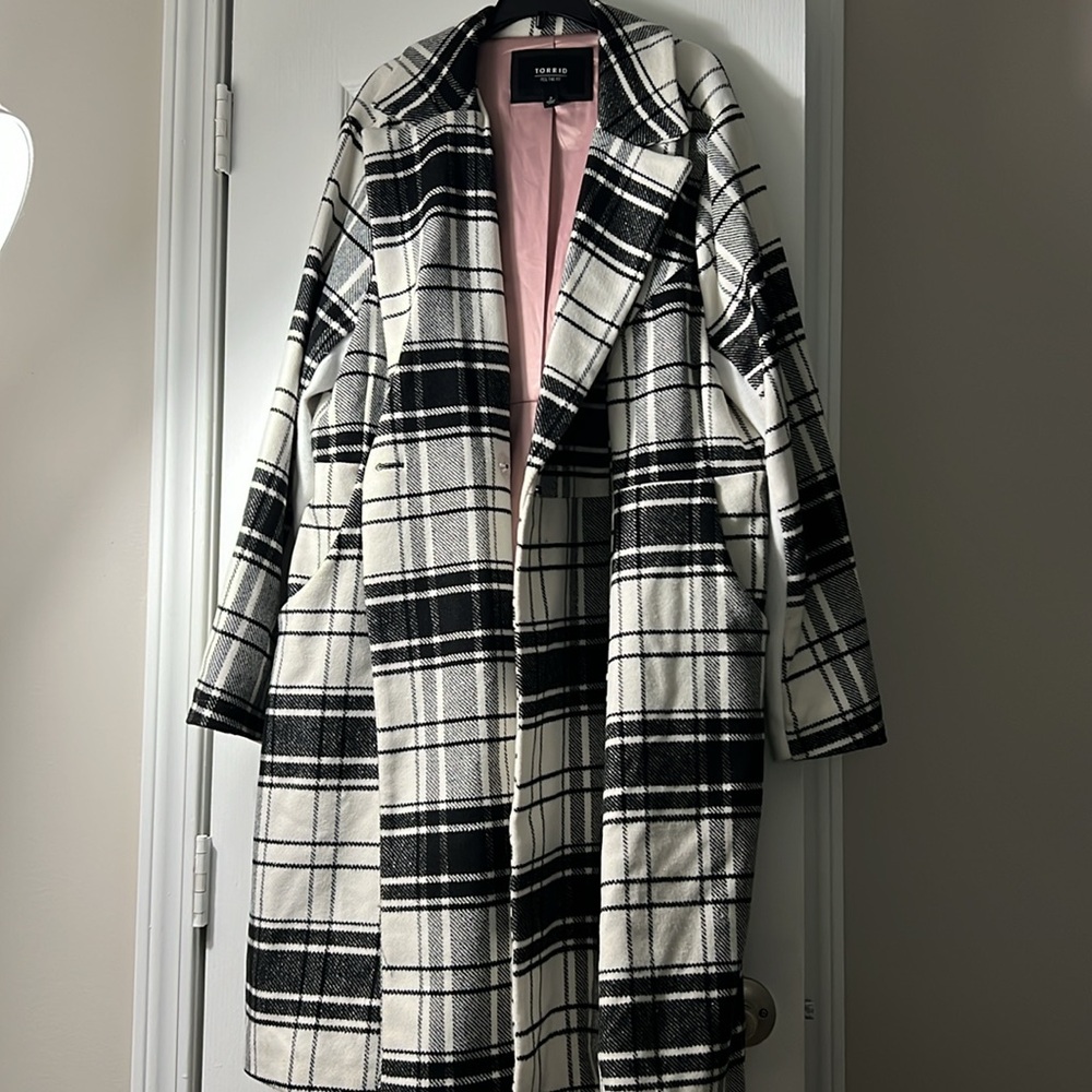 TORRID - Picture 2 of 3